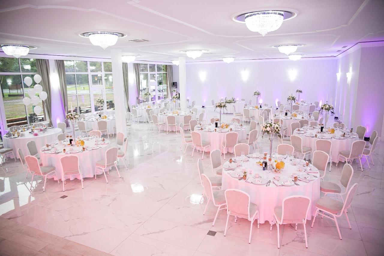 Hotel Greys Polonia Zasutowo Εξωτερικό φωτογραφία